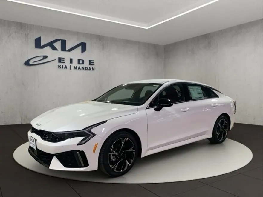 2026 Kia K5 GT-Line photo 1
