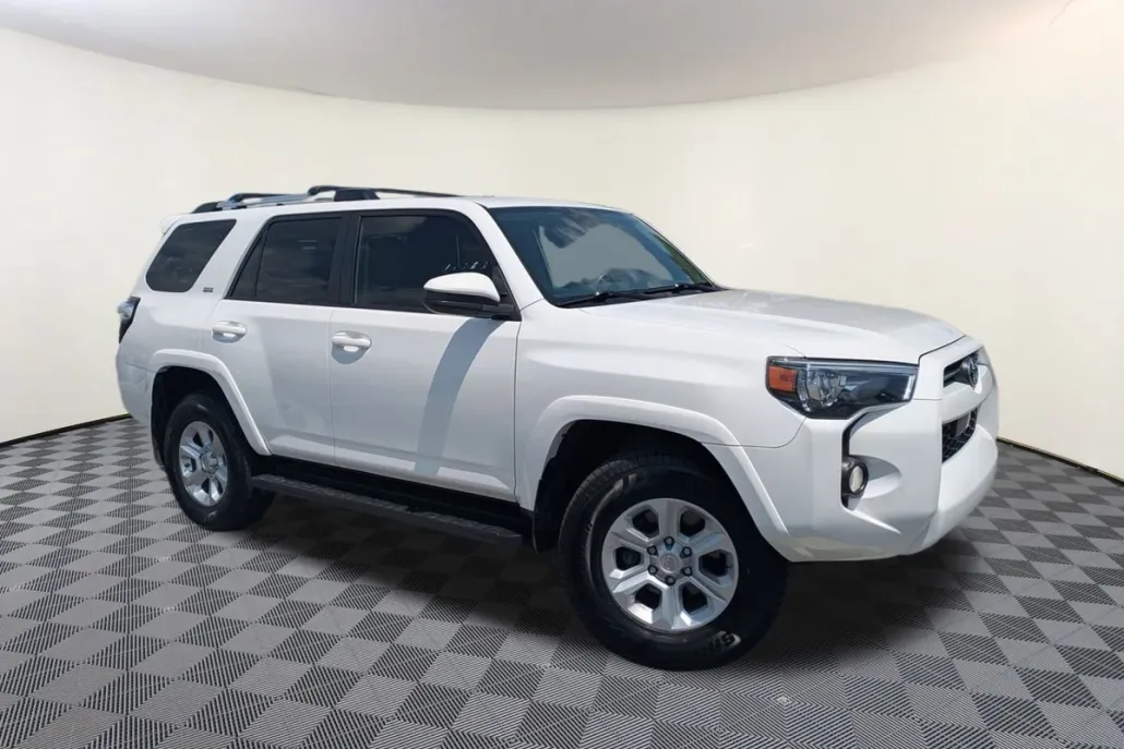 2020 Toyota 4Runner SR5 photo 1