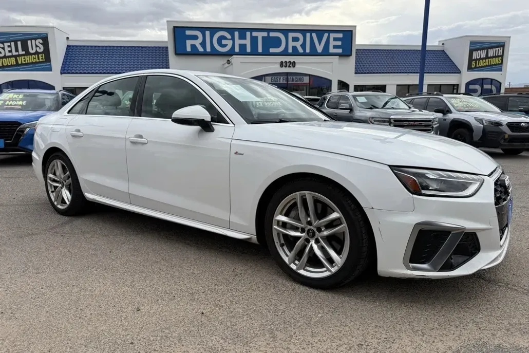 2023 Audi A4 S line Quattro Premium Plus photo 1