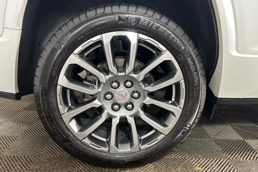 2023 Gmc Acadia Denali photo 1