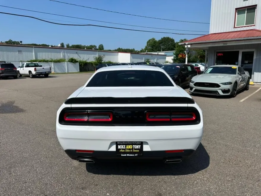 2020 Dodge Challenger SXT photo 7