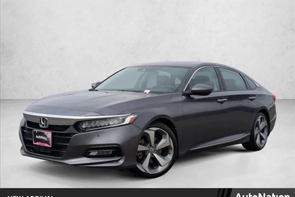 2018 Honda Accord Touring 2.0T photo 1