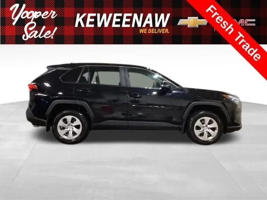 2024 Toyota RAV4 LE photo 1
