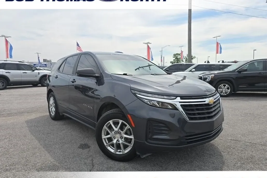 2022 Chevrolet Equinox LS photo 1