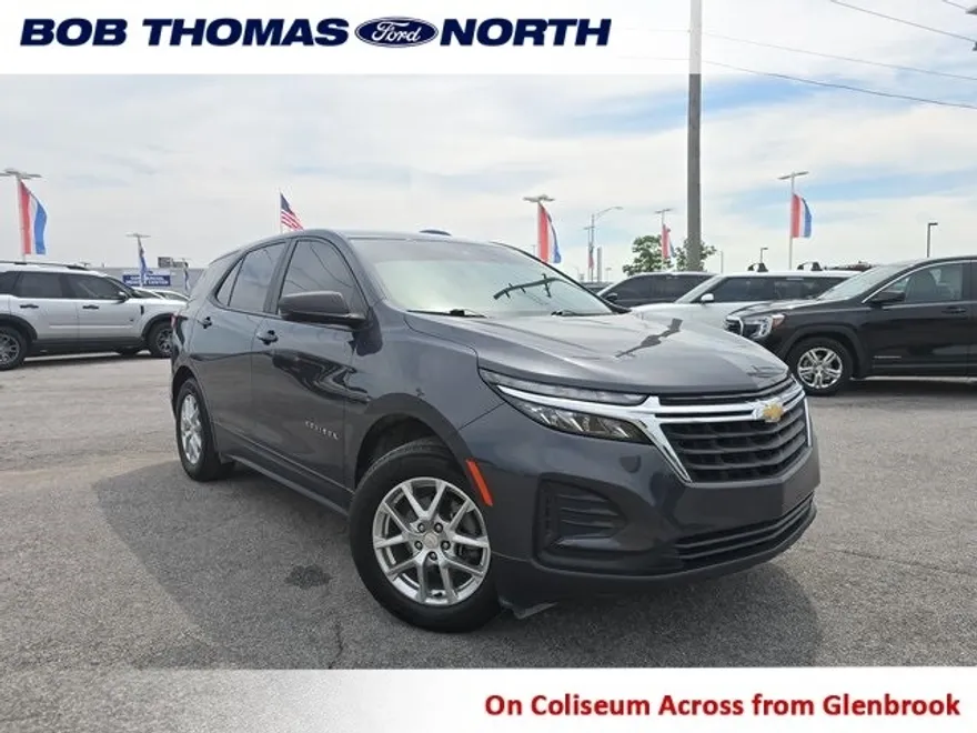 2022 Chevrolet Equinox LS photo 1
