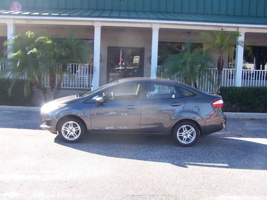 2018 Ford Fiesta SE photo 1