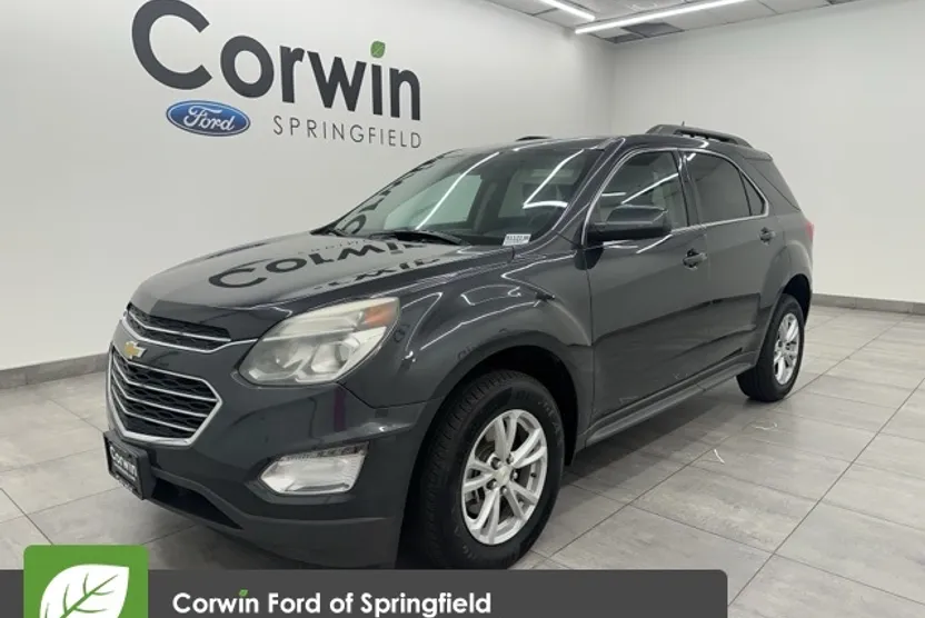2017 Chevrolet Equinox LT photo 1