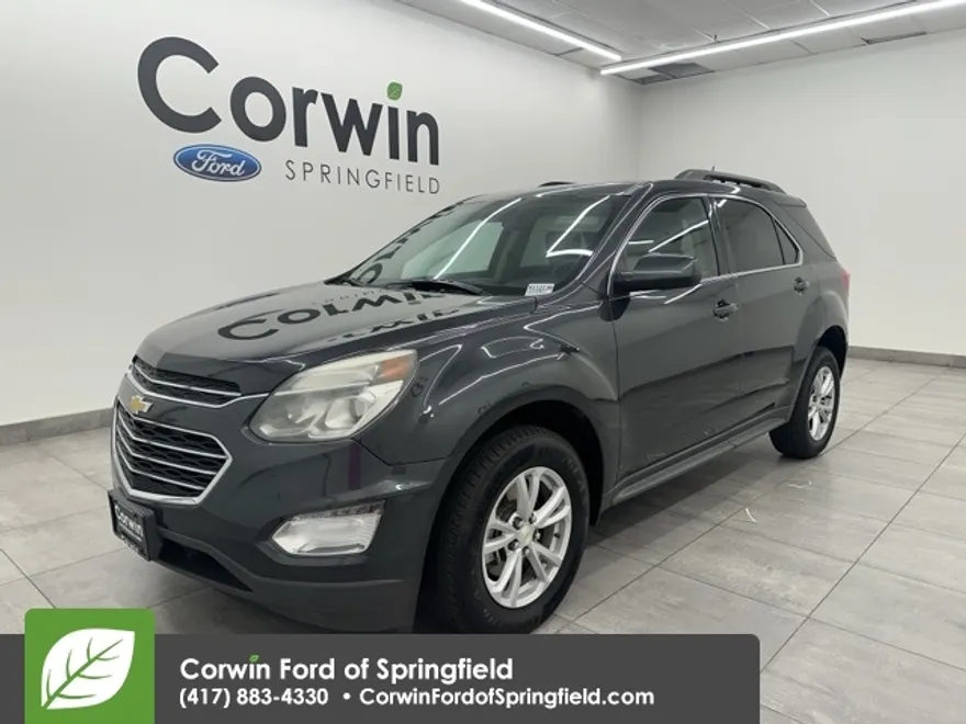2017 Chevrolet Equinox LT photo 1