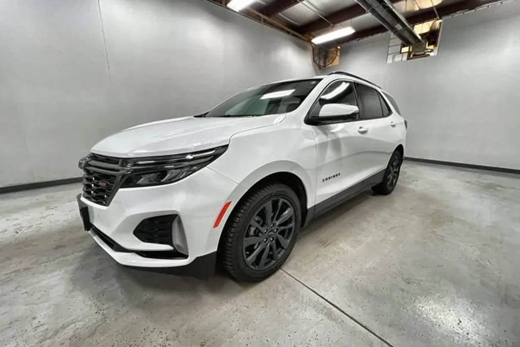 2022 Chevrolet Equinox RS photo 1