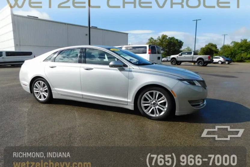 2016 Lincoln MKZ Hybrid photo 1