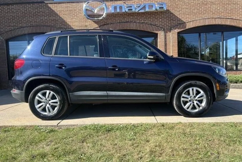 2016 Volkswagen Tiguan S photo 1