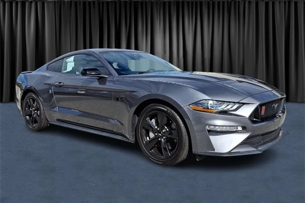 2022 Ford Mustang GT photo 1