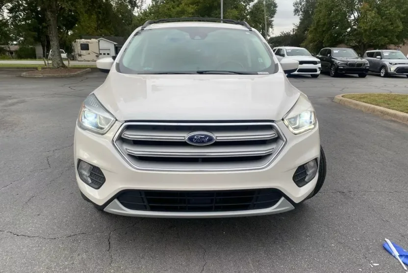2018 Ford Escape SEL photo 1