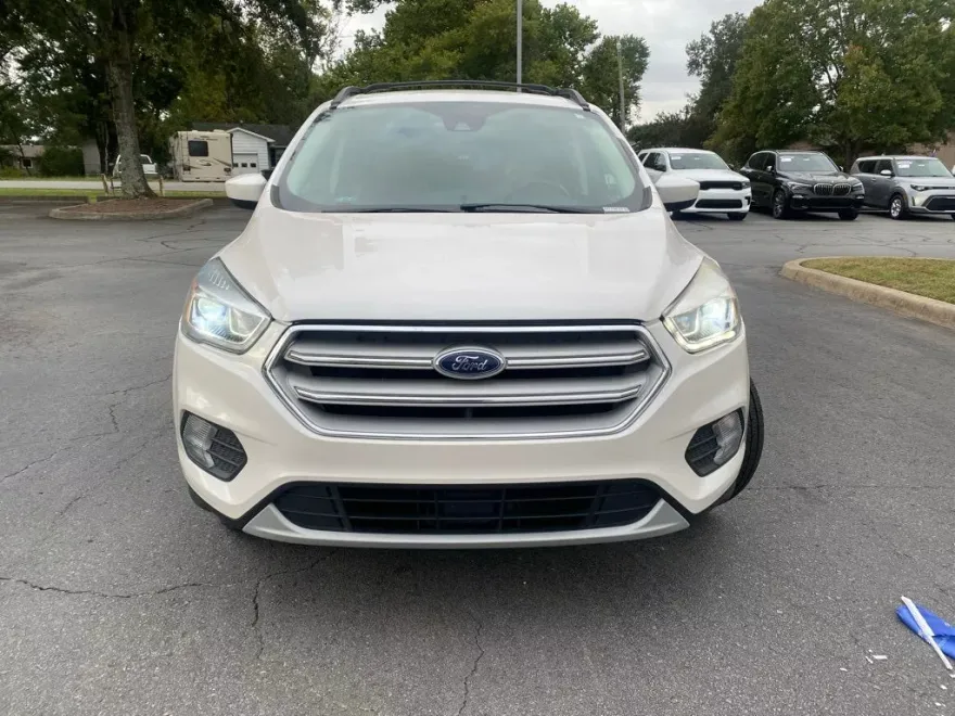 2018 Ford Escape SEL photo 1