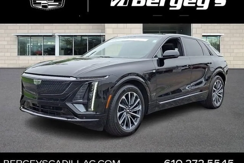 2024 Cadillac Lyriq Sport photo 1