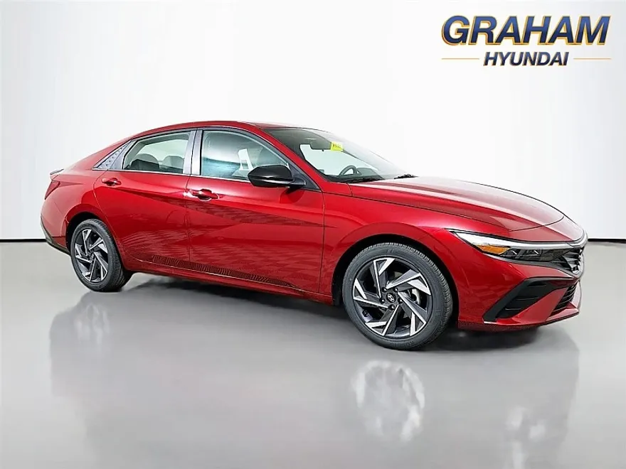 2025 Hyundai Elantra SEL Sport photo 1