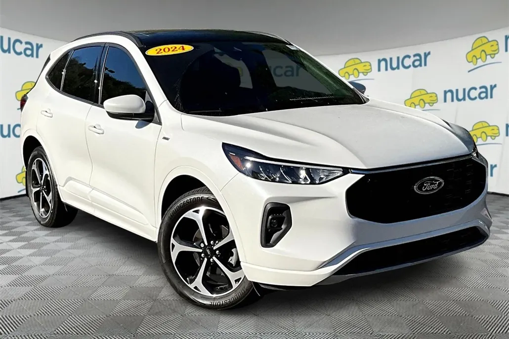 2024 Ford Escape ST-Line Select photo 1