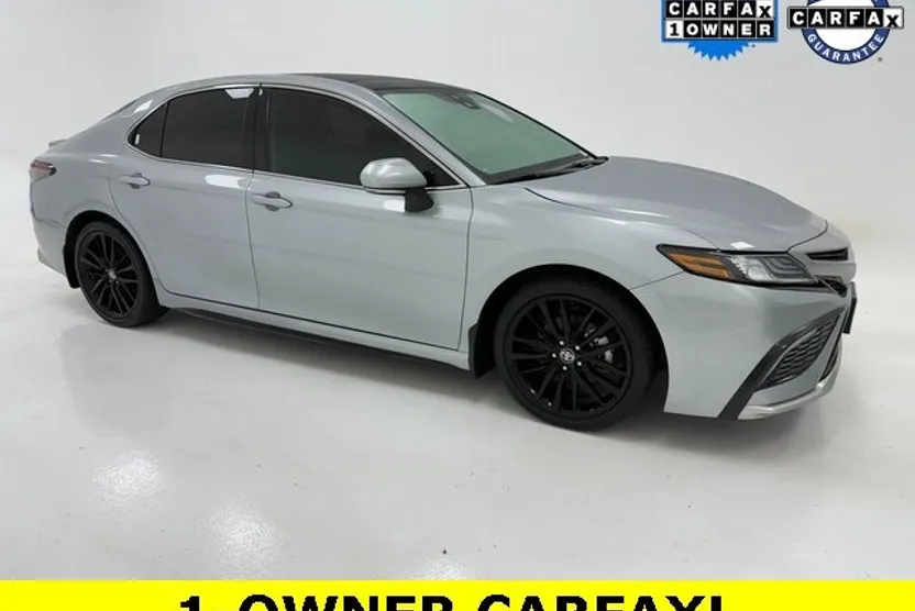 2023 Toyota Camry XSE photo 1