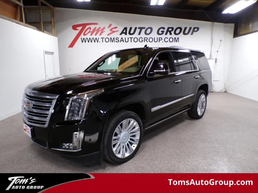 2018 Cadillac Escalade Platinum photo 1