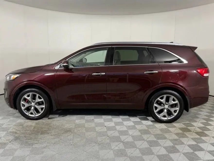 2016 Kia Sorento SX photo 1