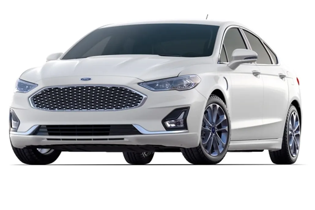 2019 Ford Fusion Energi Titanium photo 1