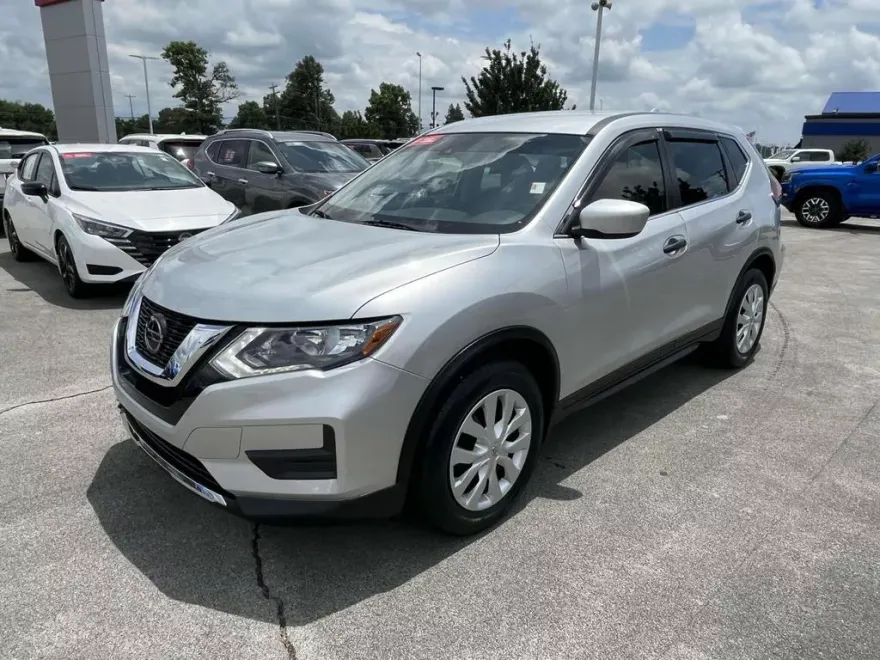 2020 Nissan Rogue S photo 1