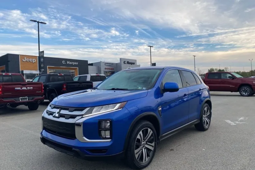 2020 Mitsubishi Outlander Sport ES photo 1