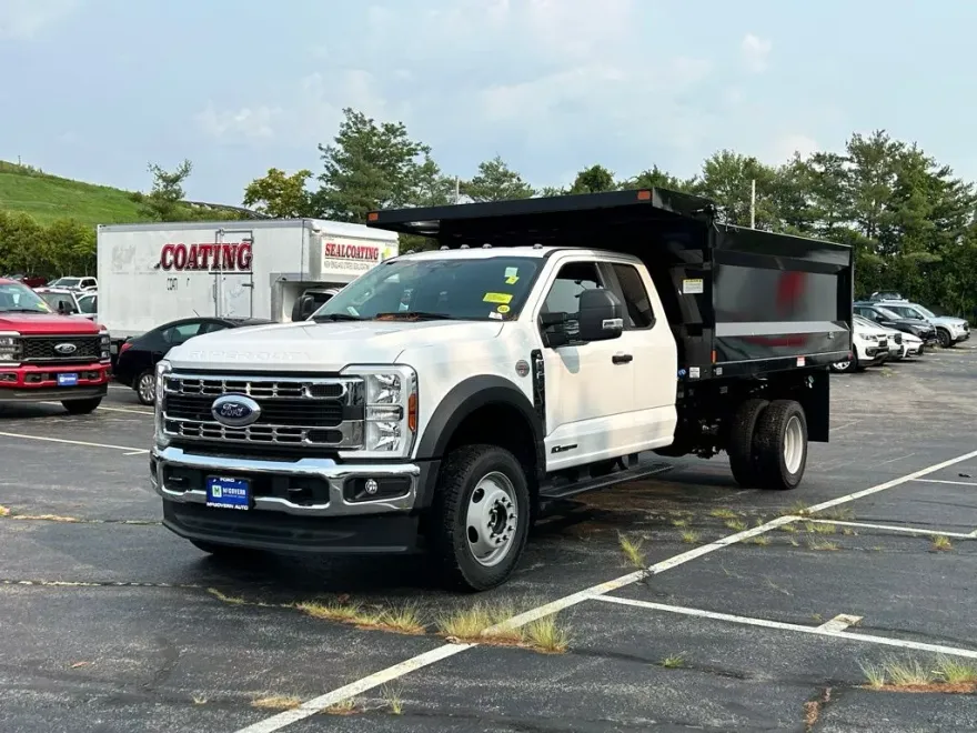 2024 Ford F-550 photo 1