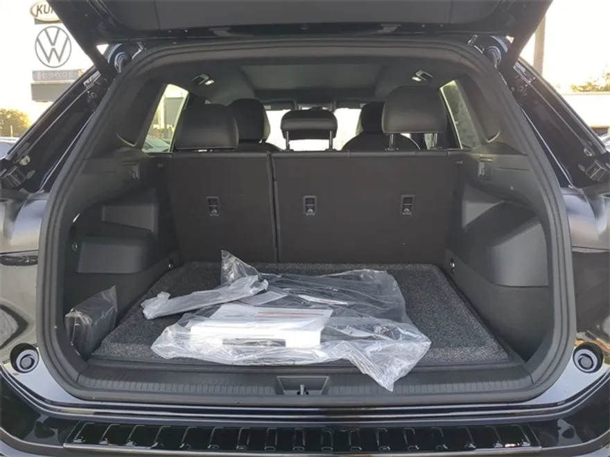 2025 Volkswagen Tiguan SE R-Line Black photo 1
