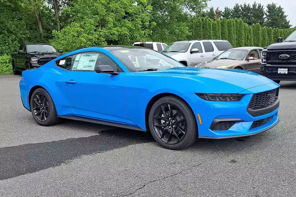 2025 Ford Mustang EcoBoost Premium photo 1