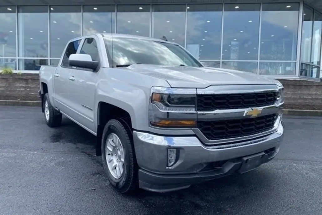 2018 Chevrolet Silverado 1500 LT photo 1