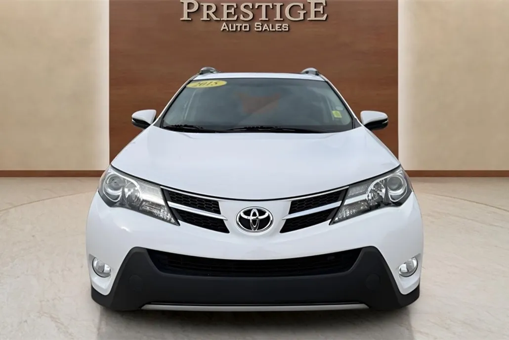 2015 Toyota RAV4 XLE photo 1