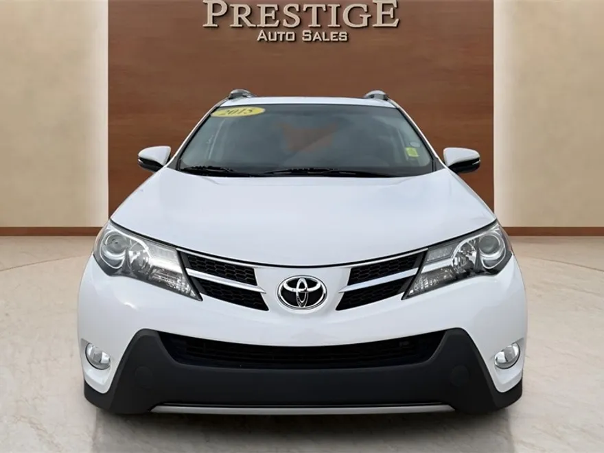 2015 Toyota RAV4 XLE photo 1