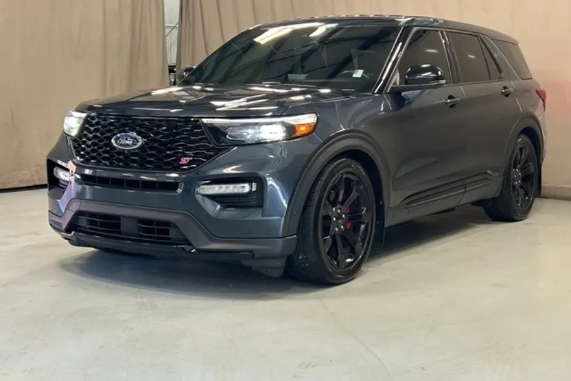 2022 Ford Explorer ST photo 1
