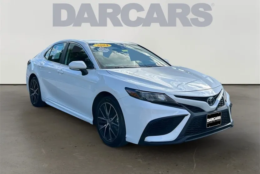 2024 Toyota Camry SE photo 1
