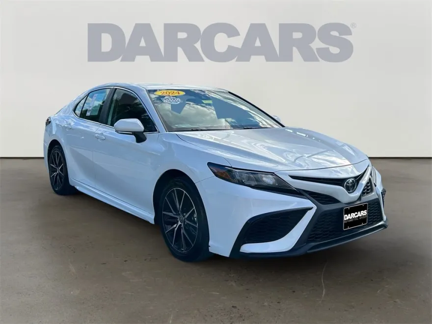 2024 Toyota Camry SE photo 1