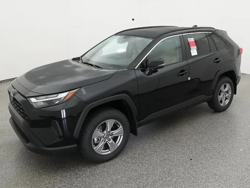 2025 Toyota RAV4 XLE photo 1