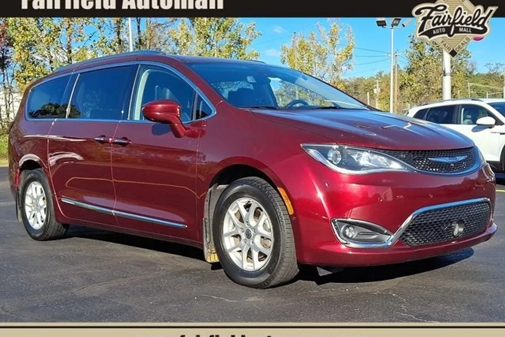 2020 Chrysler Pacifica Touring Plus photo 1