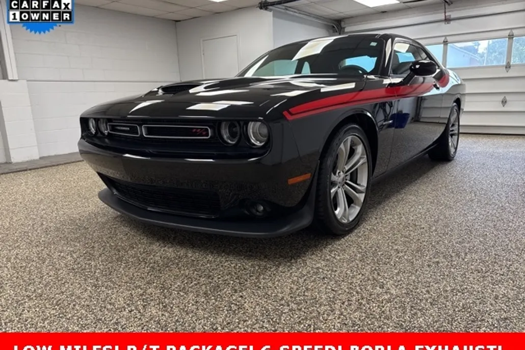 2022 Dodge Challenger R/T photo 1