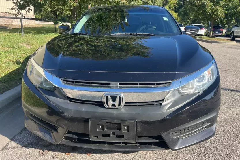 2018 Honda Civic EX photo 1
