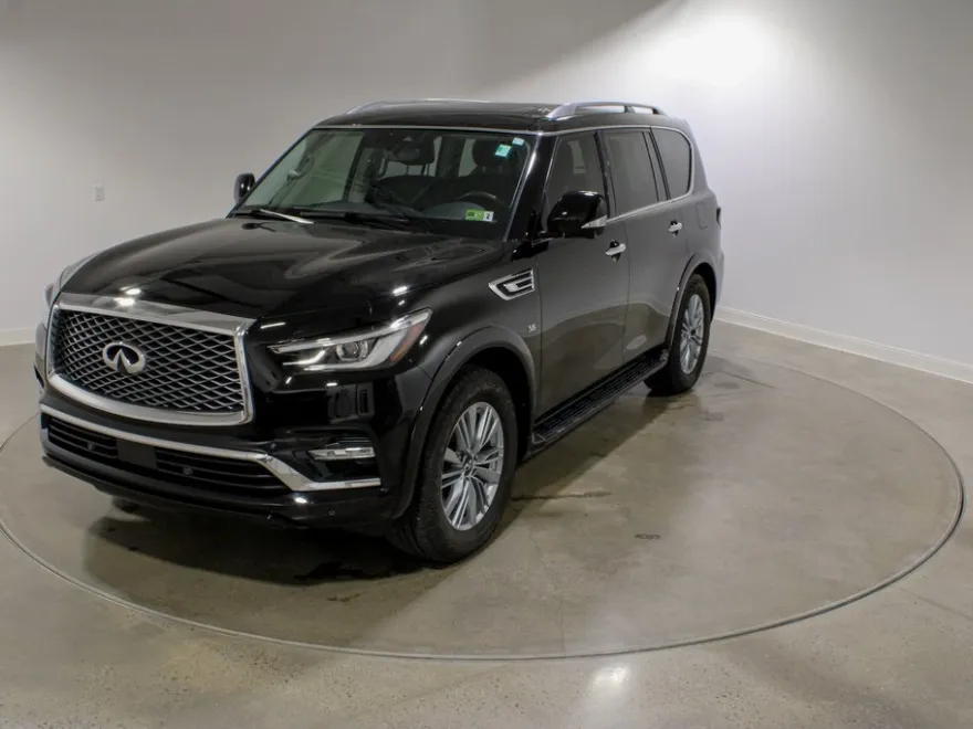 2019 Infiniti QX80 Luxe photo 1