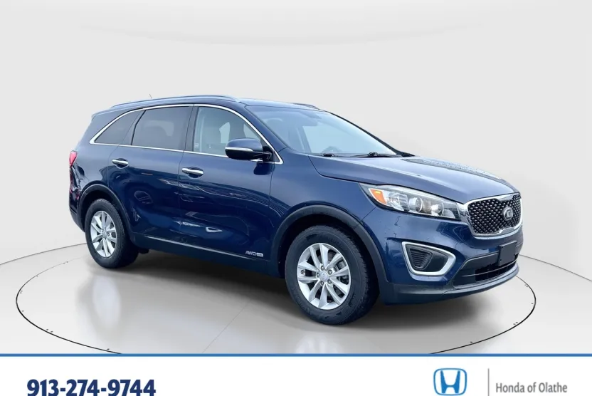 2017 Kia Sorento LX V6 photo 1