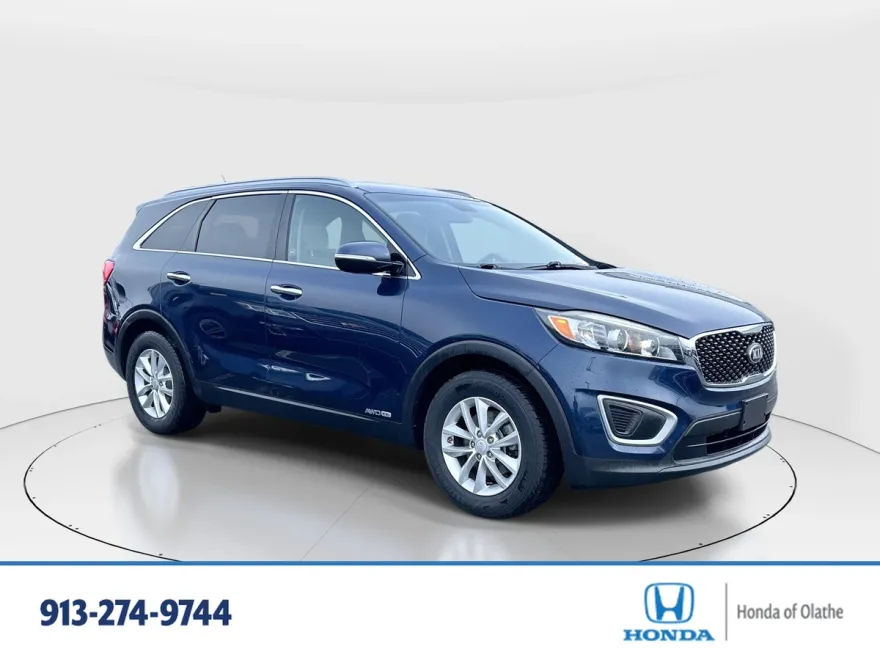 2017 Kia Sorento LX V6 photo 1