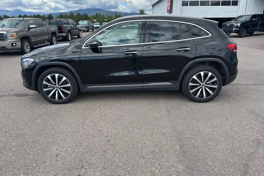 2021 Mercedes Benz GLA 250 4MATIC photo 1