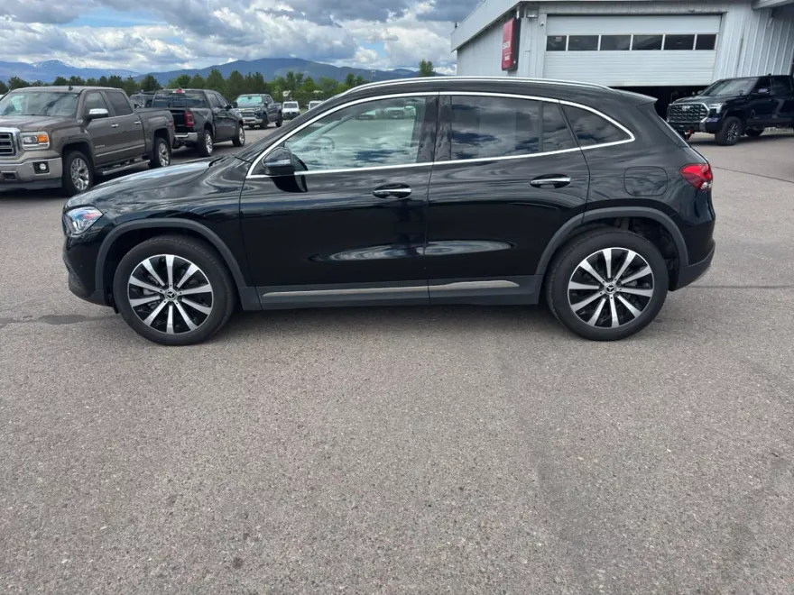 2021 Mercedes Benz GLA 250 4MATIC photo 1