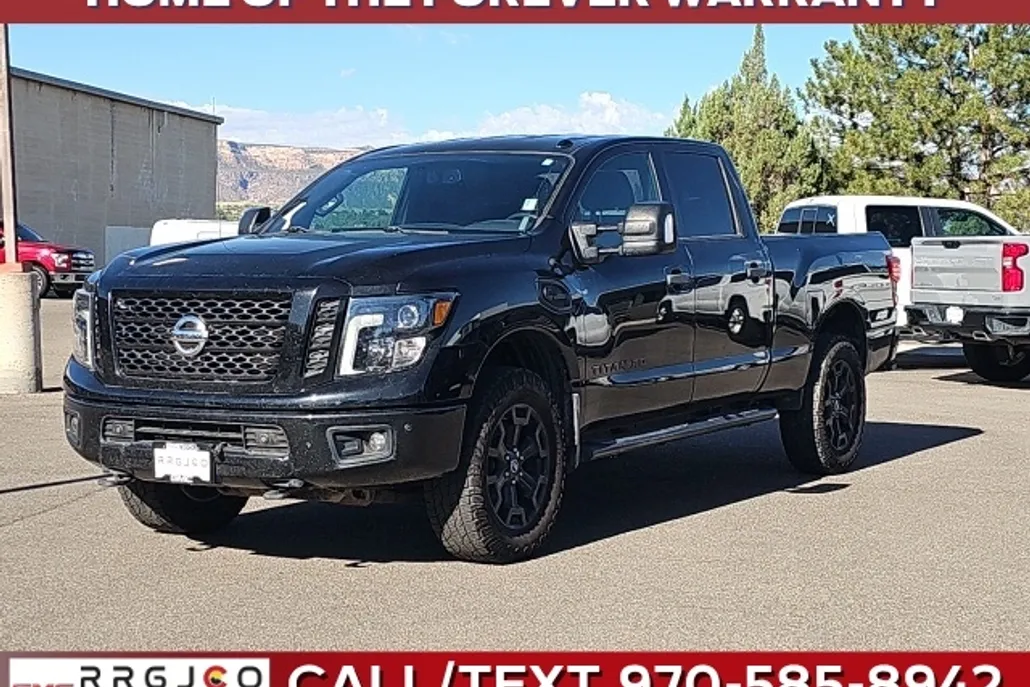 2018 Nissan Titan SV photo 1