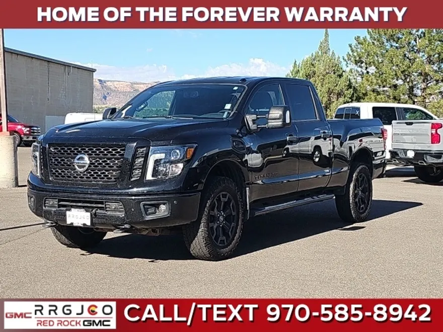 2018 Nissan Titan SV photo 1