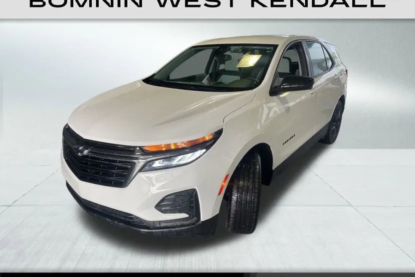 2023 Chevrolet Equinox LS photo 1