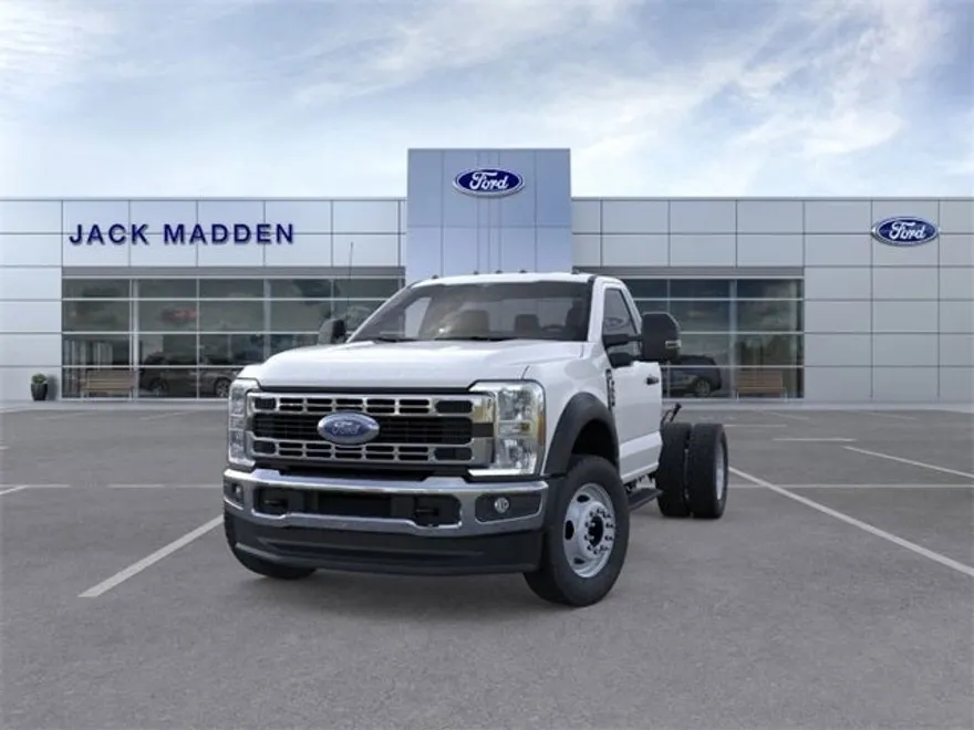 2025 Ford F-550 photo 1
