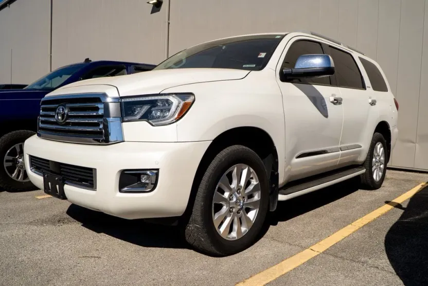 2021 Toyota Sequoia Platinum photo 1